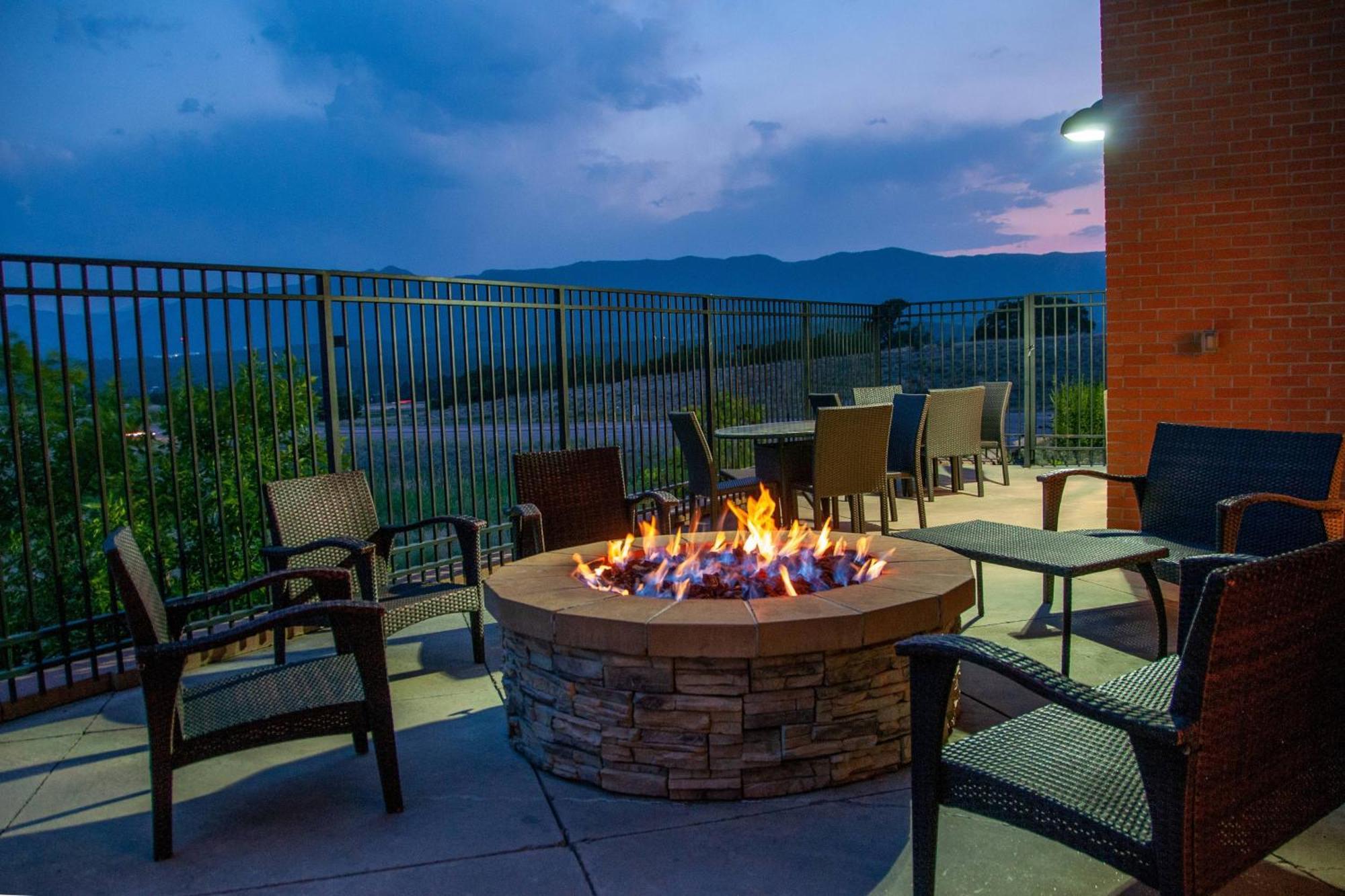 Fairfield Inn And Suites By Marriott Colorado Springs North Air Force Academy Gleneagle Ngoại thất bức ảnh